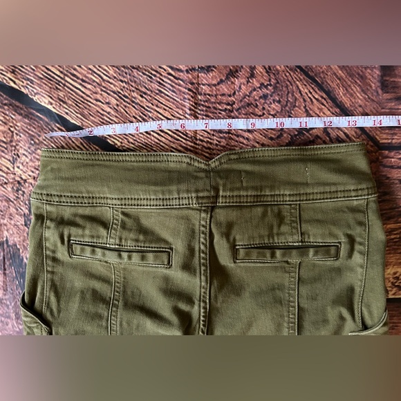 Pilcro and the Letterpress Anthropologie Army
Green High-Rise Trouser Bootcut 26 - Picture 12 of 16